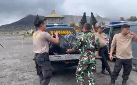 Gerakan Indonesia Asri, Polres Probolinggo Bersih - bersih Lokasi Wisata Bromo   