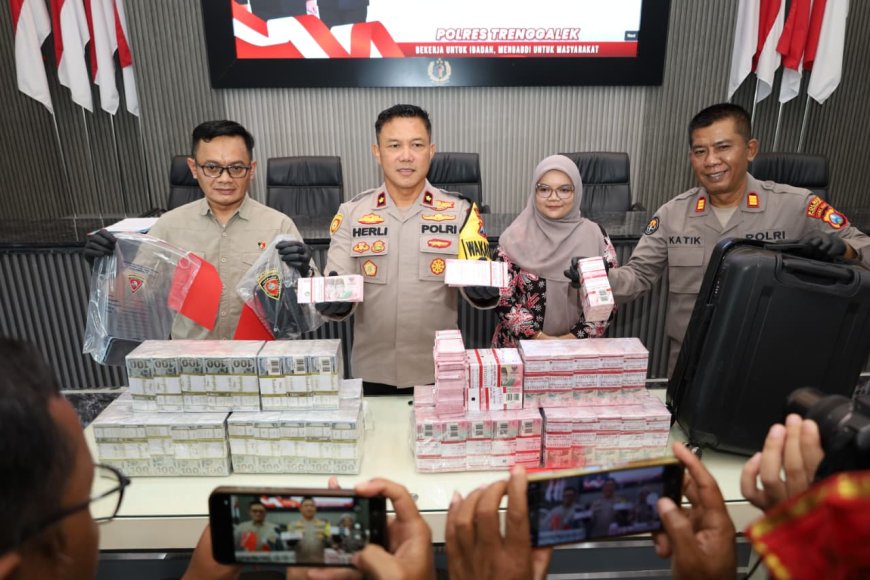 Polres Trenggalek Ringkus Tersangka Penipuan Berkedok Pencairan Dana