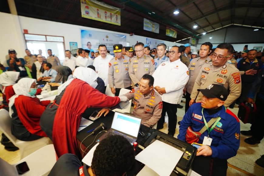 Saat Baksos HUT ke-53 KSPSI, Kapolri Sempatkan Donor Darah