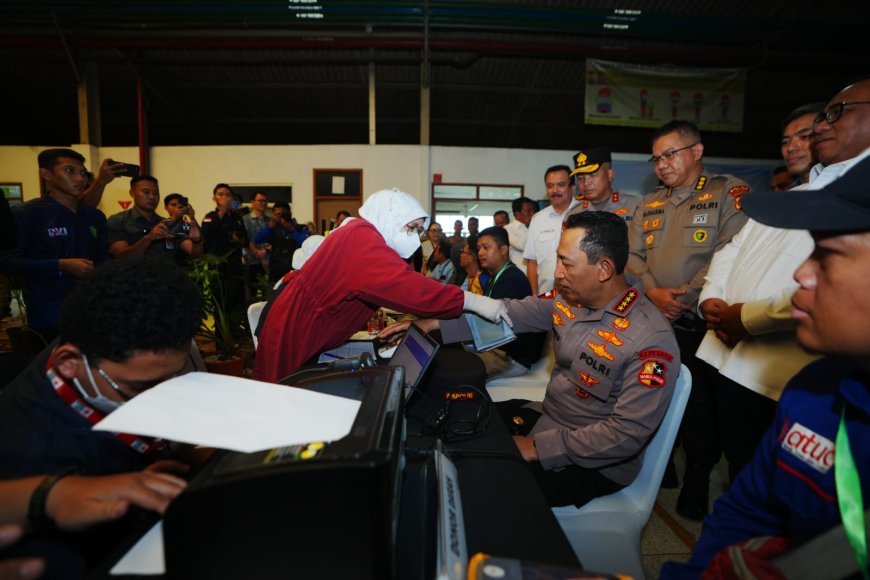 Momen Kapolri Donor Darah di Perayaan ke-53 KSPSI