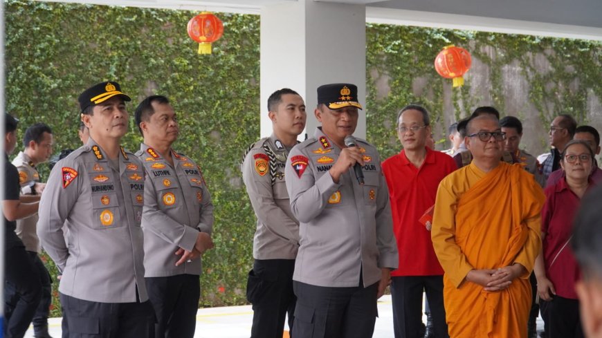 Jogo Jawa Timur : Kapolda Jatim Tinjau Perayaan Imlek di Vihara Buddayana Surabaya   