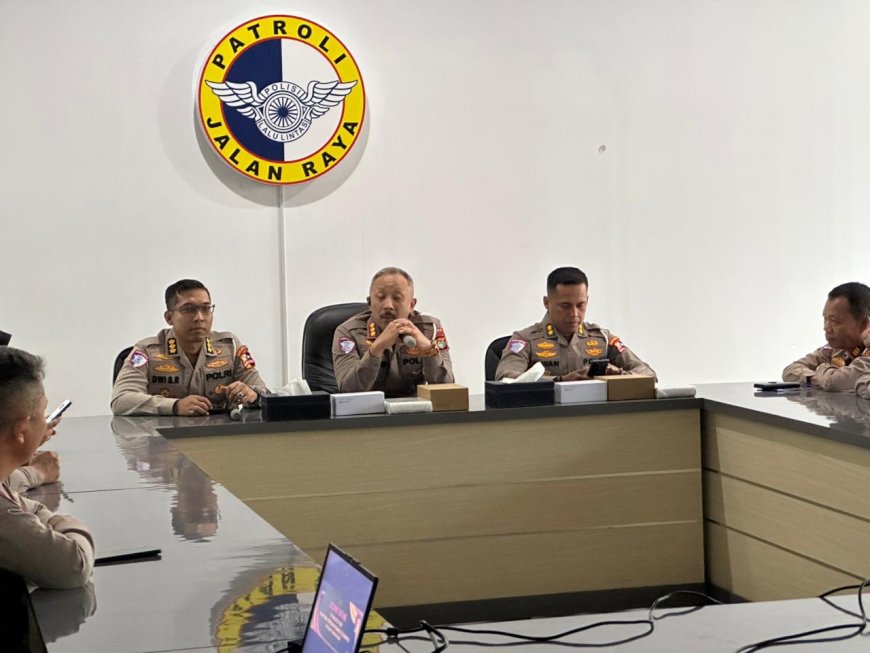 Perkuat Pengawasan Lalin, Korlantas Polri Serahkan 15 ETLE Handheld ke Polda Bangka Belitung